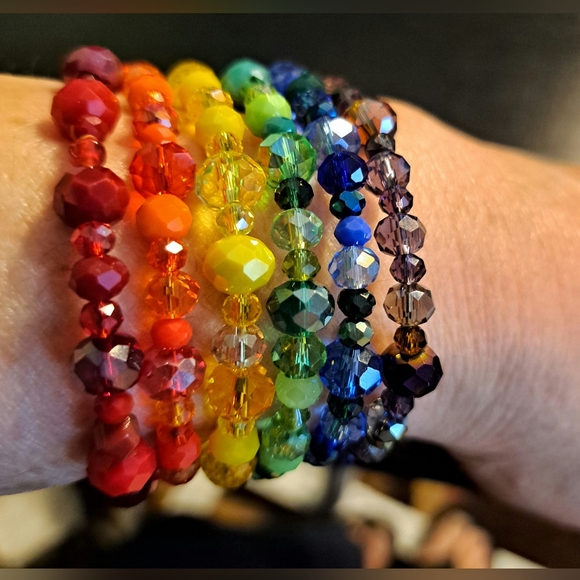 Hand Crafted Jewelry - Rainbow Faceted Glass & Crystal Beaded Memory Wire Bracelet